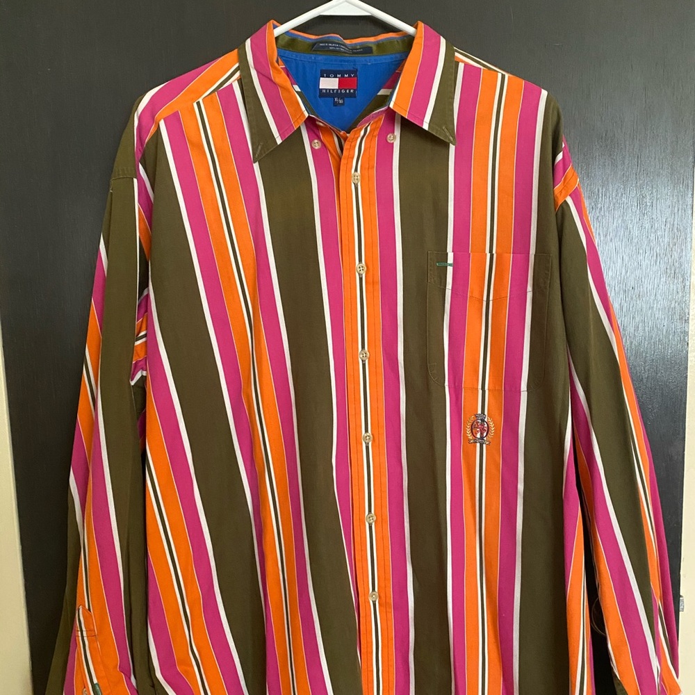 TOMMY HILFIGER SHIRT. OLD COLLECTION WITH LION LABEL 🔖👑